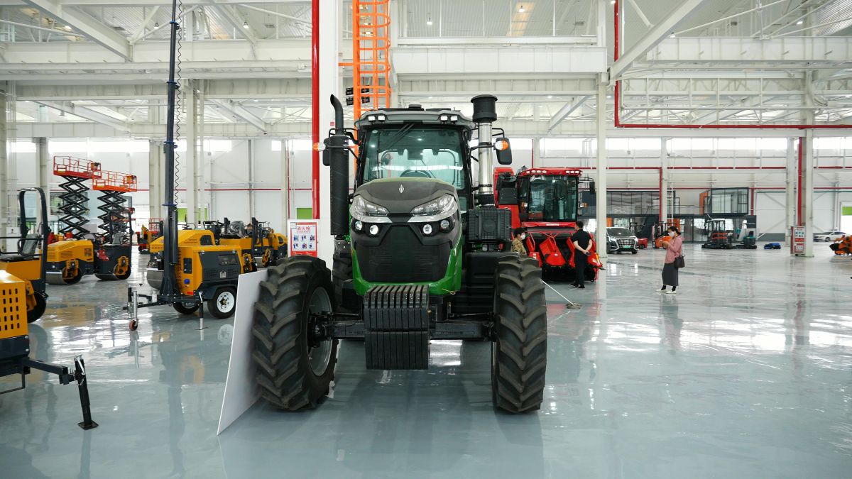 Türkiye'deki inşaat makineleri alıcıları için Çin'den doğrudan tedarik süreci genellikle karmaşıktır. Güvenilir tedarikçileri bulmak, fabrika doğrulaması yapmak ve lojistiği yönetmek zaman alır.